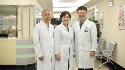 昆明军海医院微笑服务，用心感动每一位患者